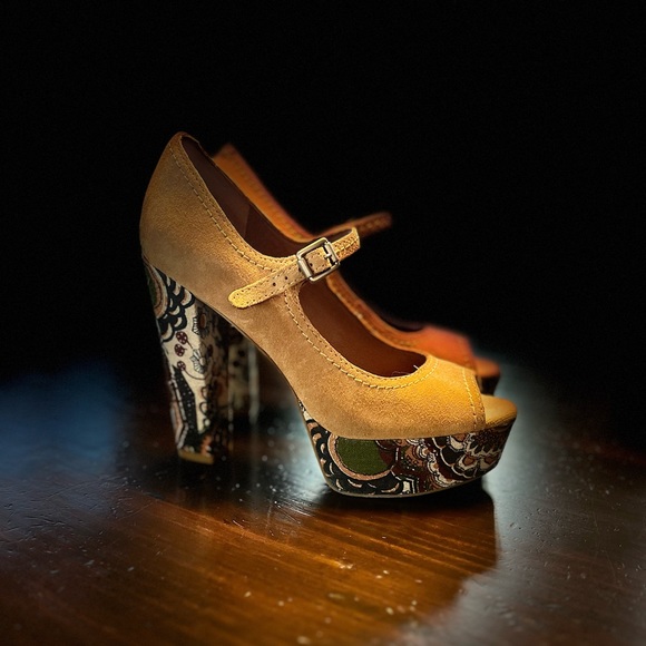 Lucky, Size 8, new, never worn heels - Picture 3 of 6